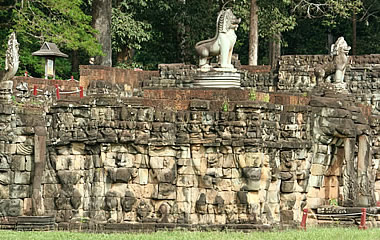 Angkor Thom: Terrace of the Elephants
