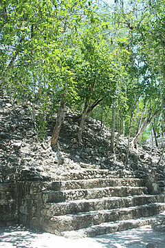 structure IV, calakmul