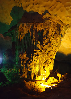 Hang Sung Sot cave