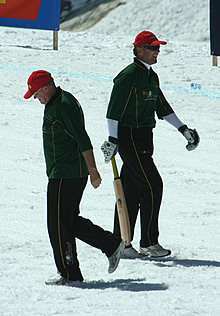 Cricket on the Jungfraujoch: Broad out - Embury in