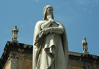 Dante Alighieri in Piazza dei Signori