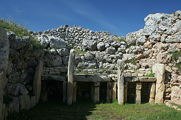 trilithon altars