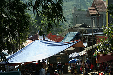Lung Khau Nin Market